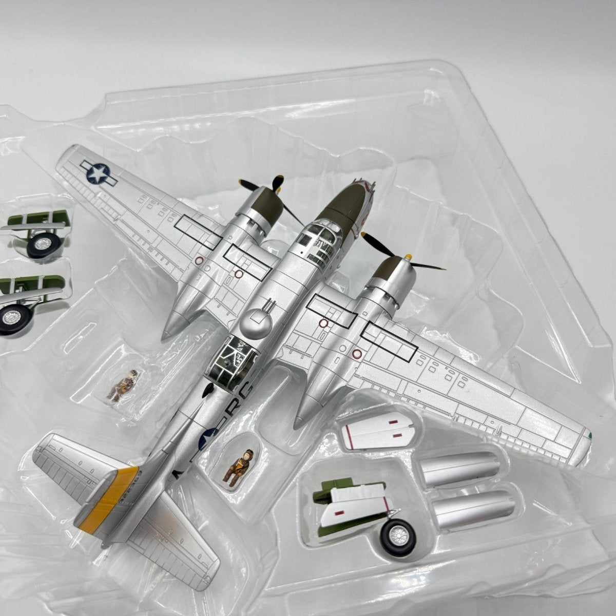 Hobby Master HA3201 1:72 A - 26B Invader "Stinky" 552nd BS 386th BG, France 1954 - Hobby Master