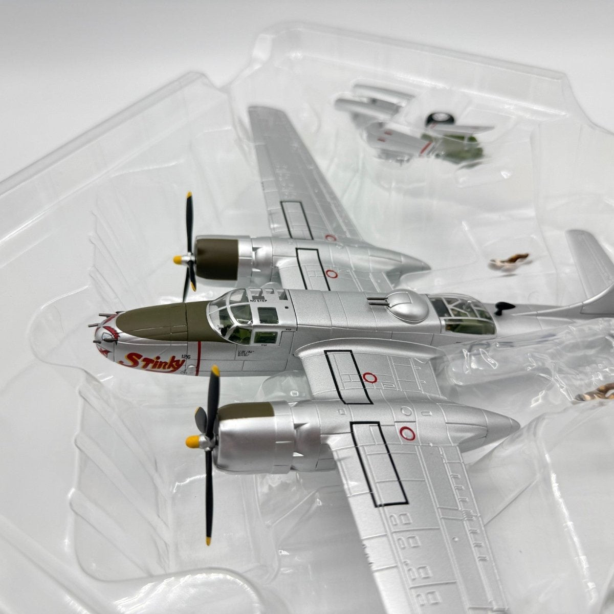 Hobby Master HA3201 1:72 A - 26B Invader "Stinky" 552nd BS 386th BG, France 1954 - Hobby Master