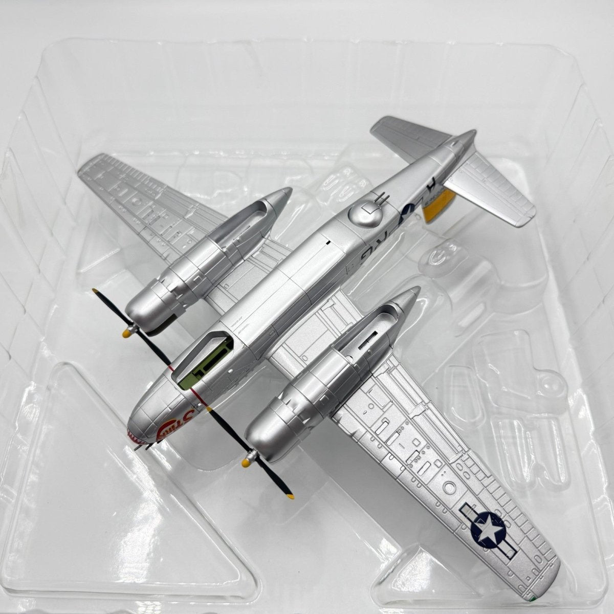 Hobby Master HA3201 1:72 A - 26B Invader "Stinky" 552nd BS 386th BG, France 1954 - Hobby Master