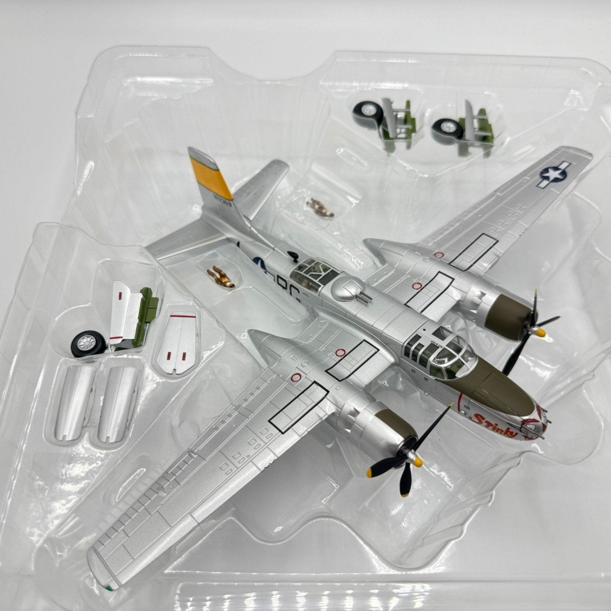 Hobby Master HA3201 1:72 A - 26B Invader "Stinky" 552nd BS 386th BG, France 1954 - Hobby Master