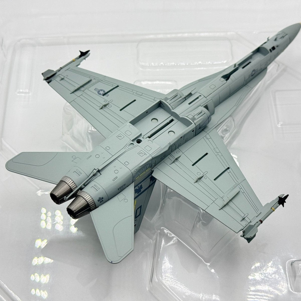 Hobby Master HA3519 1:72 F/A - 18A+ VMFA - 333 Fighting Shamrocks Late 1980s - Hobby Master