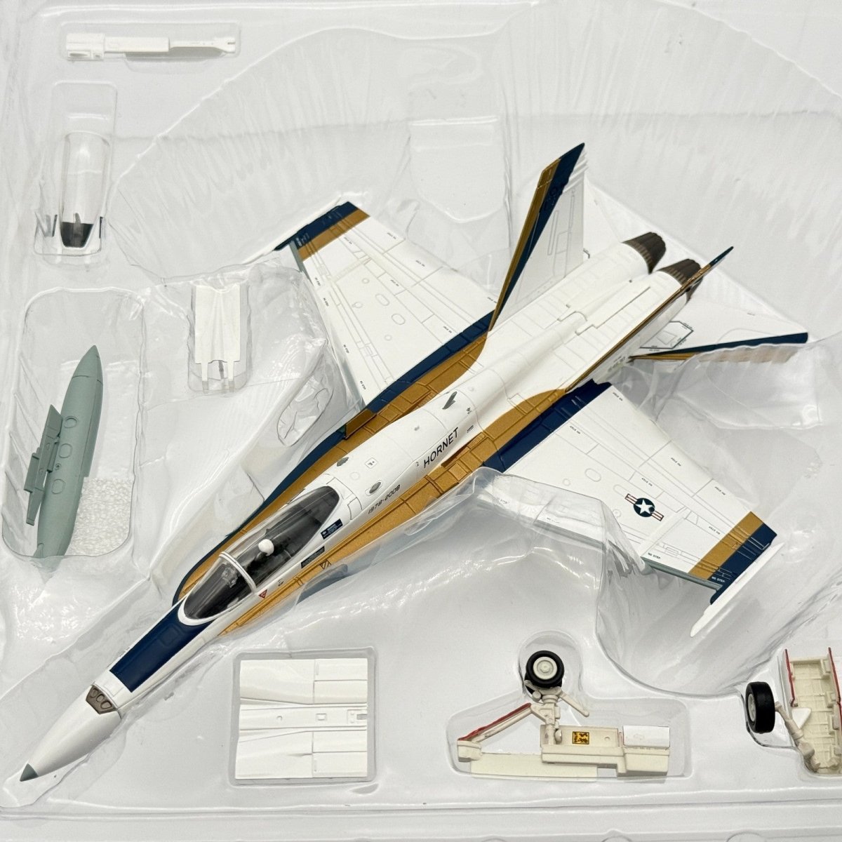 Hobby Master HA3525 1:72 F/A - 18C "30th Anniversary" 164630 San Diego 2008 - 09 - Hobby Master