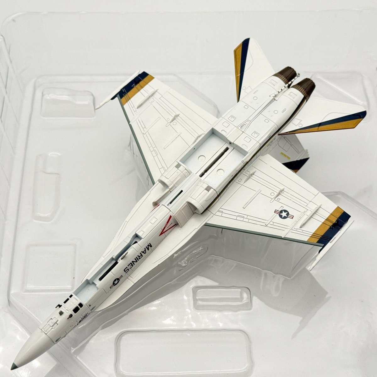 Hobby Master HA3525 1:72 F/A - 18C "30th Anniversary" 164630 San Diego 2008 - 09 - Hobby Master