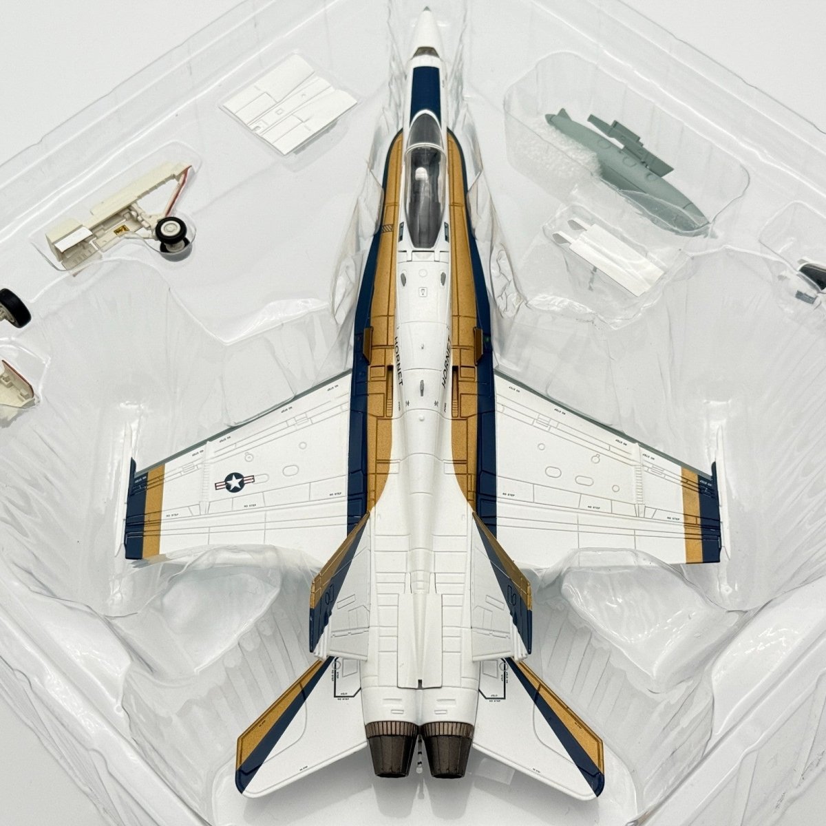 Hobby Master HA3525 1:72 F/A - 18C "30th Anniversary" 164630 San Diego 2008 - 09 - Hobby Master