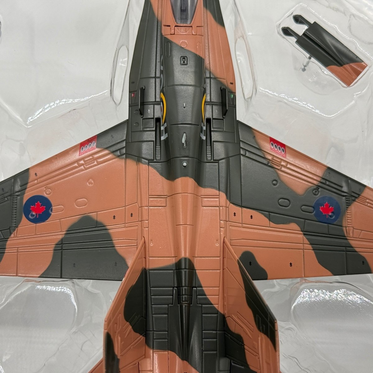Hobby Master HA3526 1:72 CF-18 Hornet RCAF Battle of Britain 75th Anniv 2015 - Hobby Master
