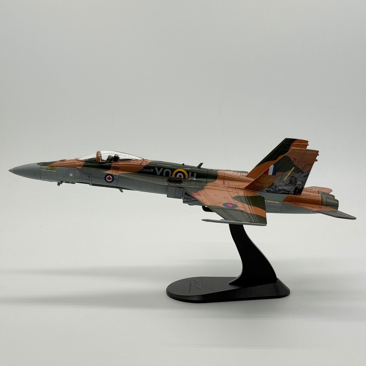 Hobby Master HA3526 1:72 CF-18 Hornet RCAF Battle of Britain 75th Anniv 2015 - Hobby Master