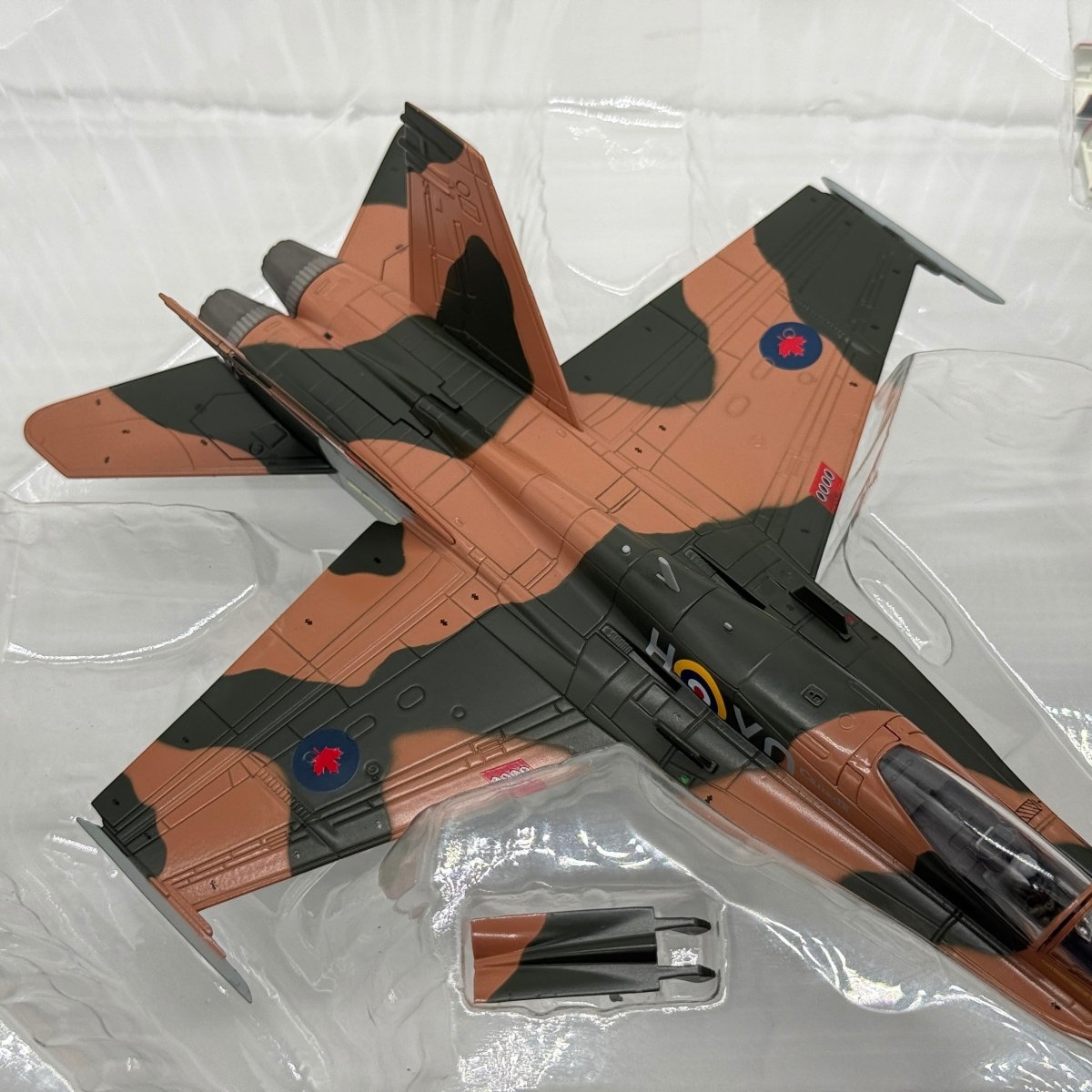 Hobby Master HA3526 1:72 CF-18 Hornet RCAF Battle of Britain 75th Anniv 2015 - Hobby Master