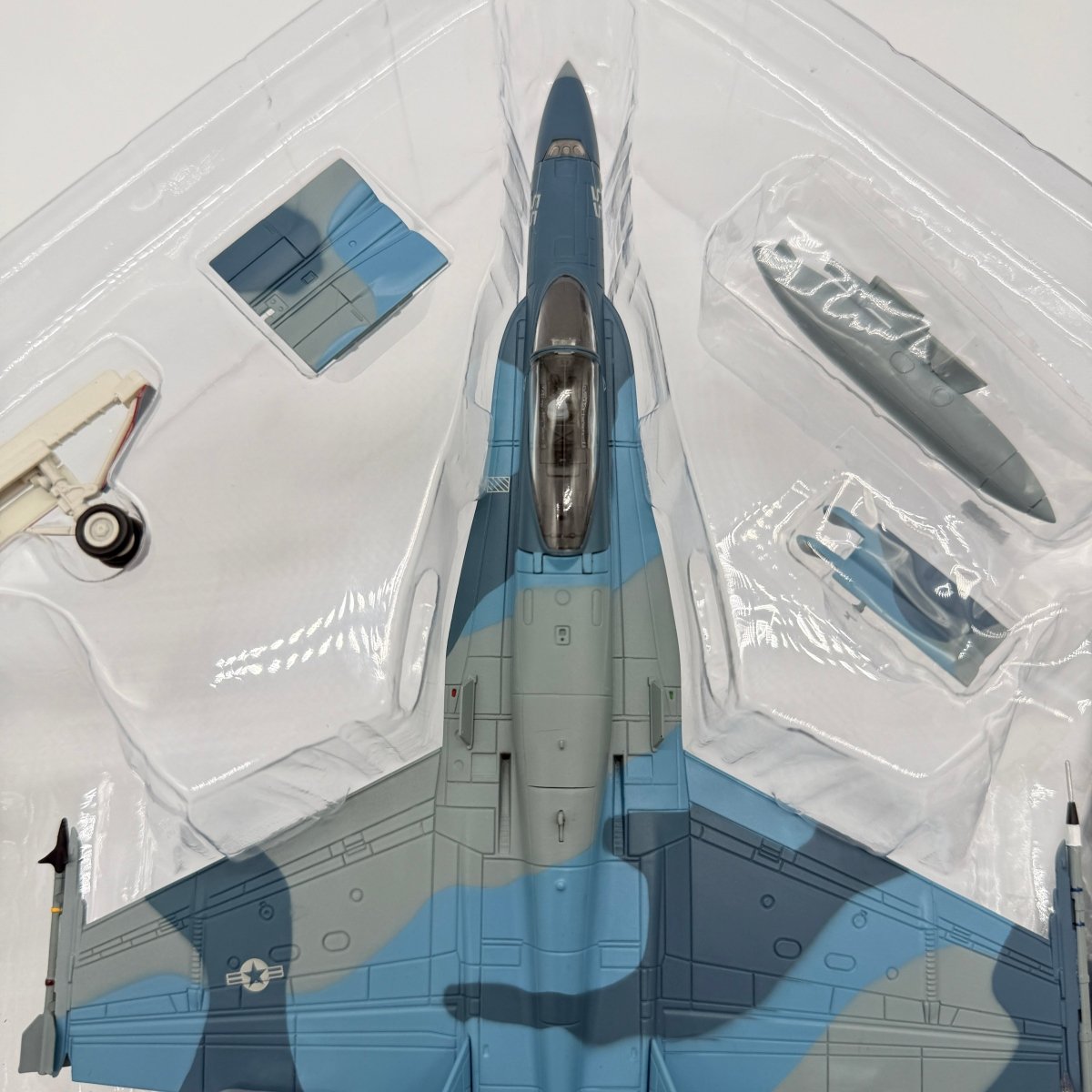 Hobby Master HA3544 1:72 F/A - 18A Hornet NSAWC 55 NAS Fallon 2004 - Hobby Master