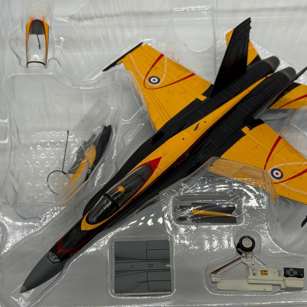 Hobby Master HA3550 1:72 CF-18 Hornet RCAF Demonstration Team 2016 - Hobby Master