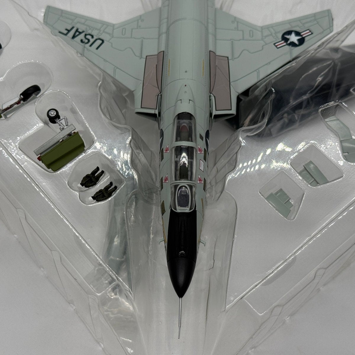 Hobby Master HA3706 1:72 McDonnell F-101B Voodoo USAF 148th FG Minnesota ANG 58-0275 Duluth 1970s - Hobby Master