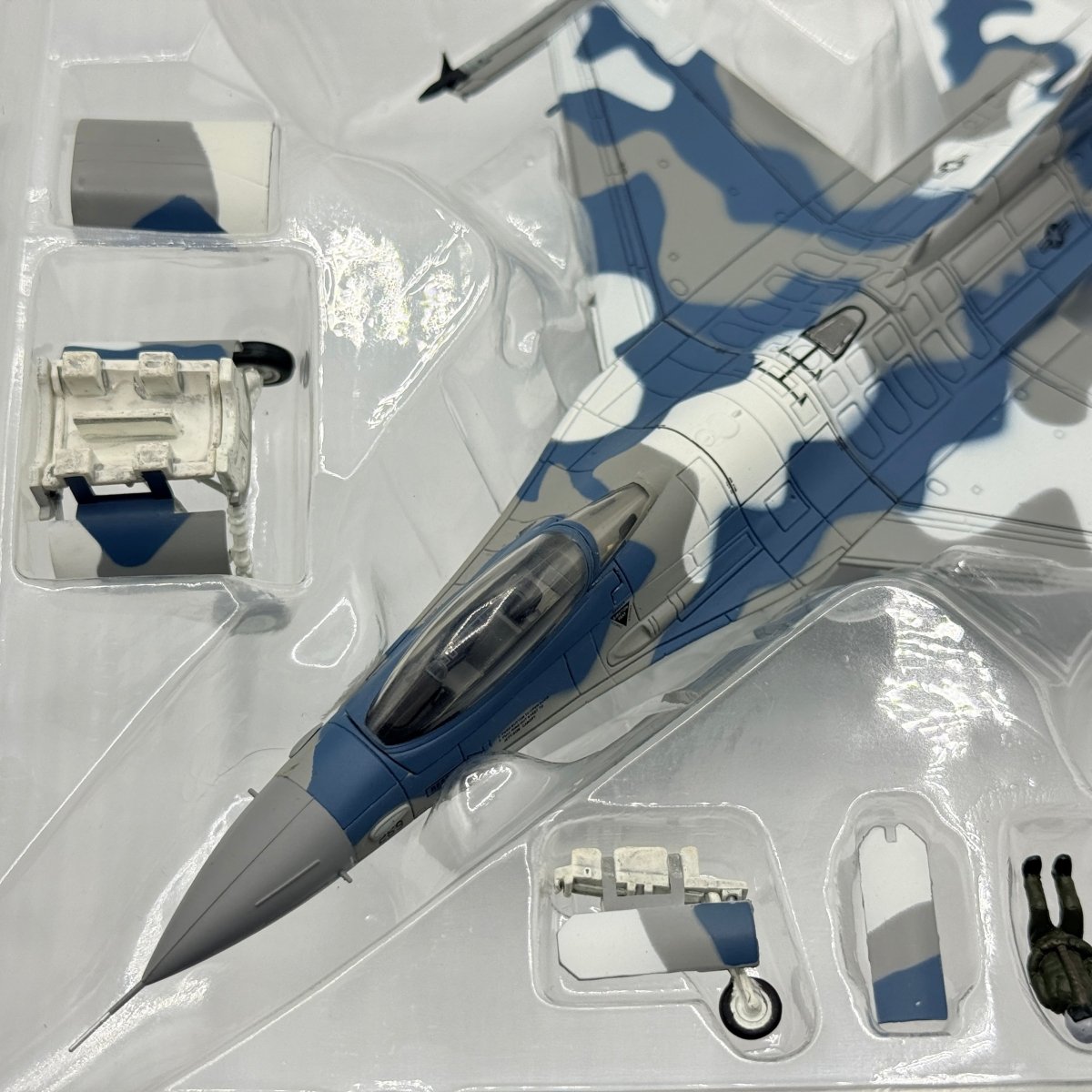 Hobby Master HA3808 1:72 F - 16C+ Block 32, 86 - 0269 WA, 64th Aggressor Nellis - Hobby Master