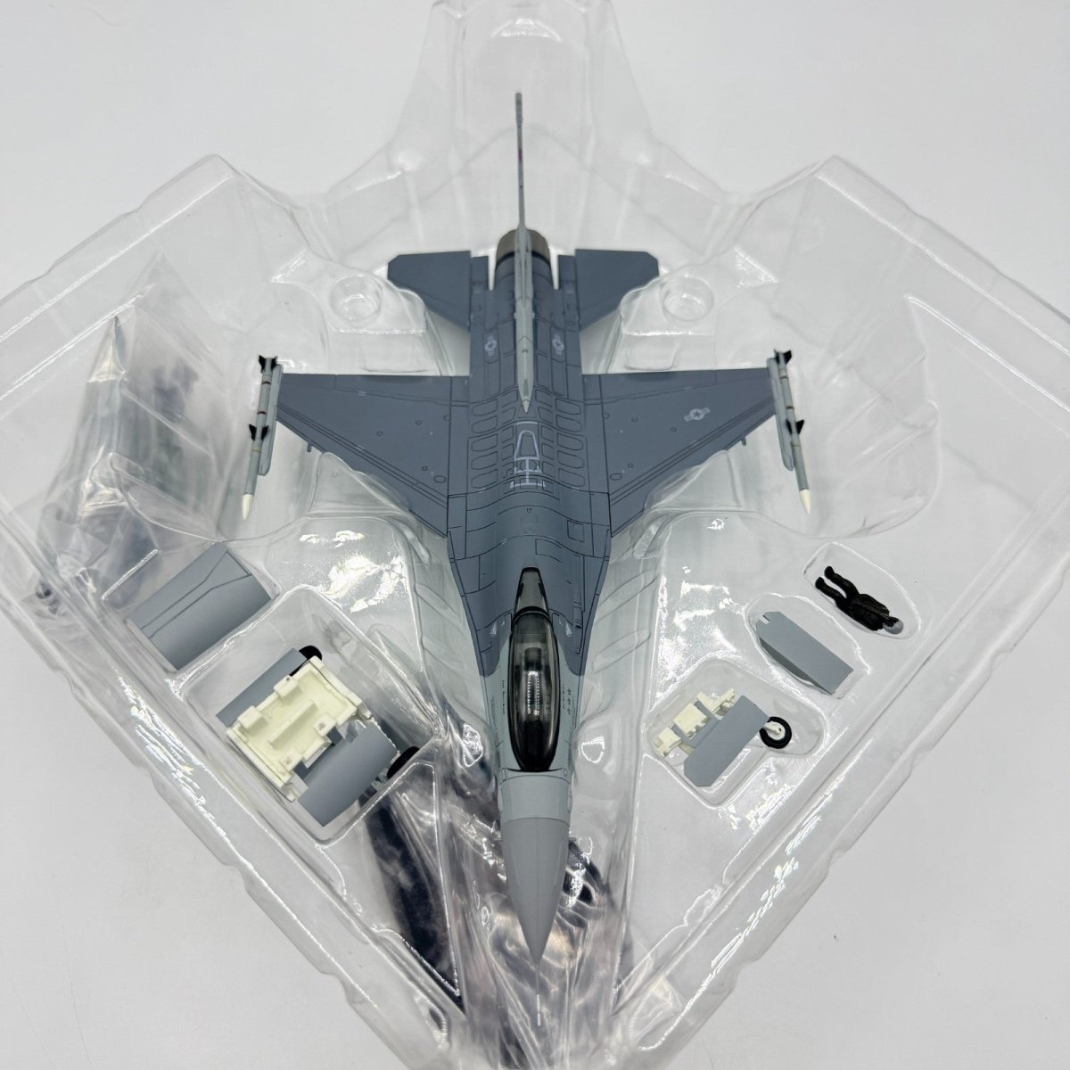 Hobby Master HA3814 1:72 F - 16C Block 40G, 89 - 2137 AV, "Triple Jastreb - Killer" - Hobby Master