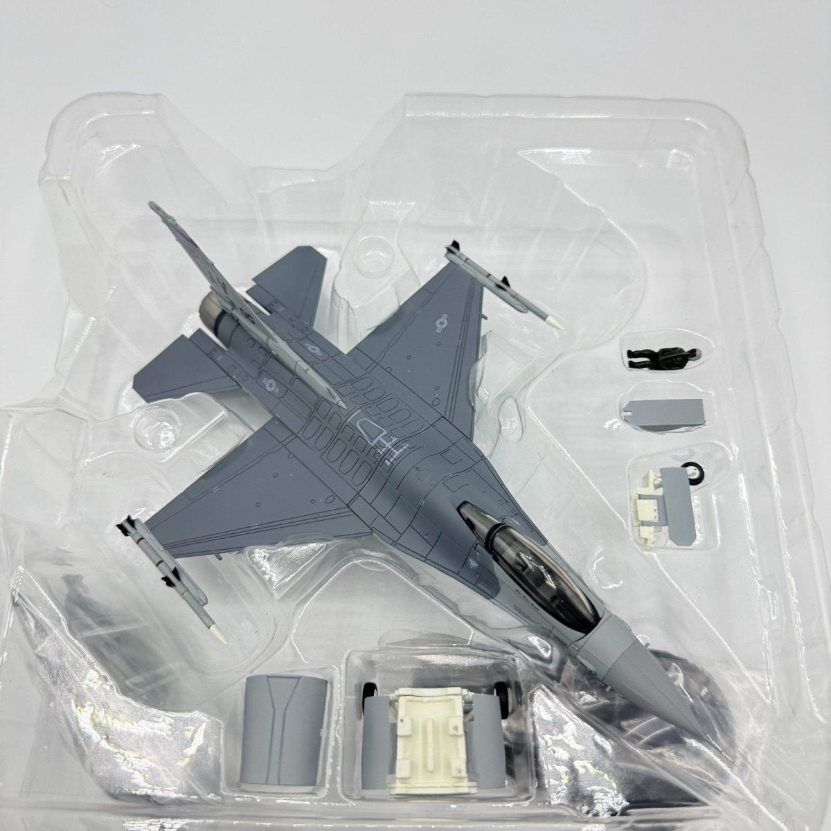 Hobby Master HA3814 1:72 F - 16C Block 40G, 89 - 2137 AV, "Triple Jastreb - Killer" - Hobby Master