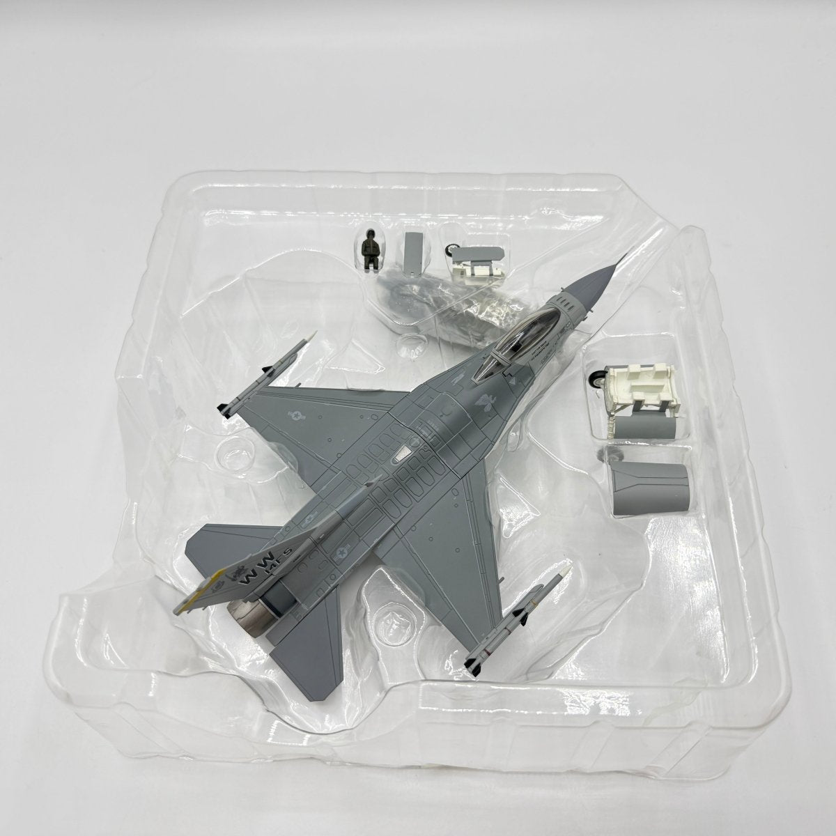 Hobby Master HA3824 1:72 F - 16CJ Falcon, 90 - 0825, 14th FS 35th FW, Misawa AB - Hobby Master