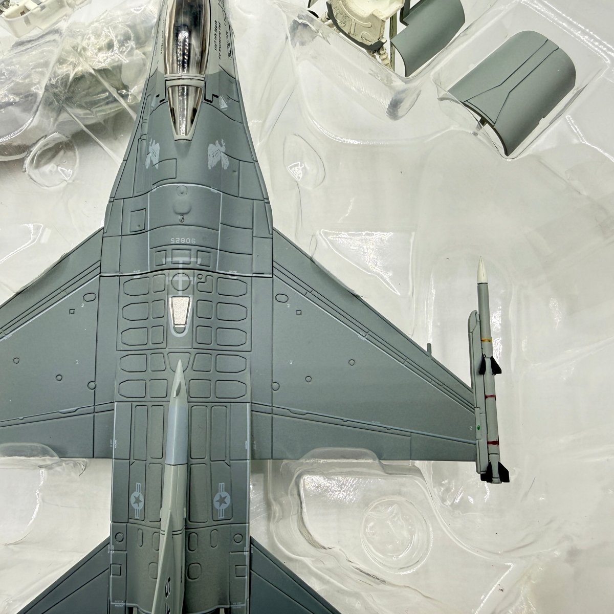 Hobby Master HA3824 1:72 F - 16CJ Falcon, 90 - 0825, 14th FS 35th FW, Misawa AB - Hobby Master