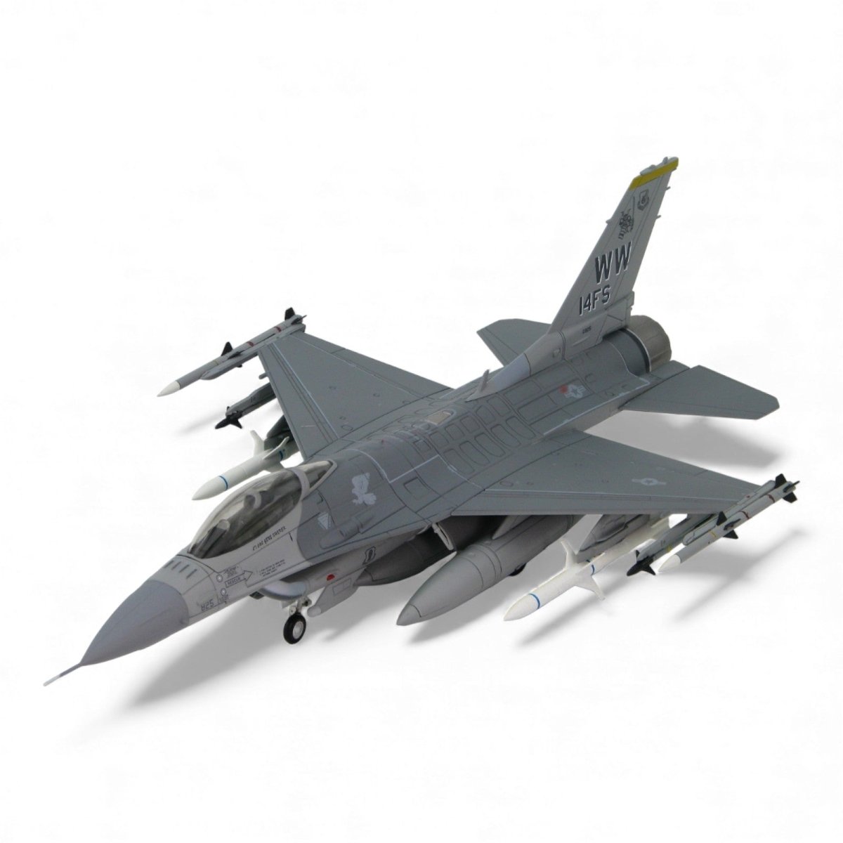 Hobby Master HA3824 1:72 F - 16CJ Falcon, 90 - 0825, 14th FS 35th FW, Misawa AB - Hobby Master