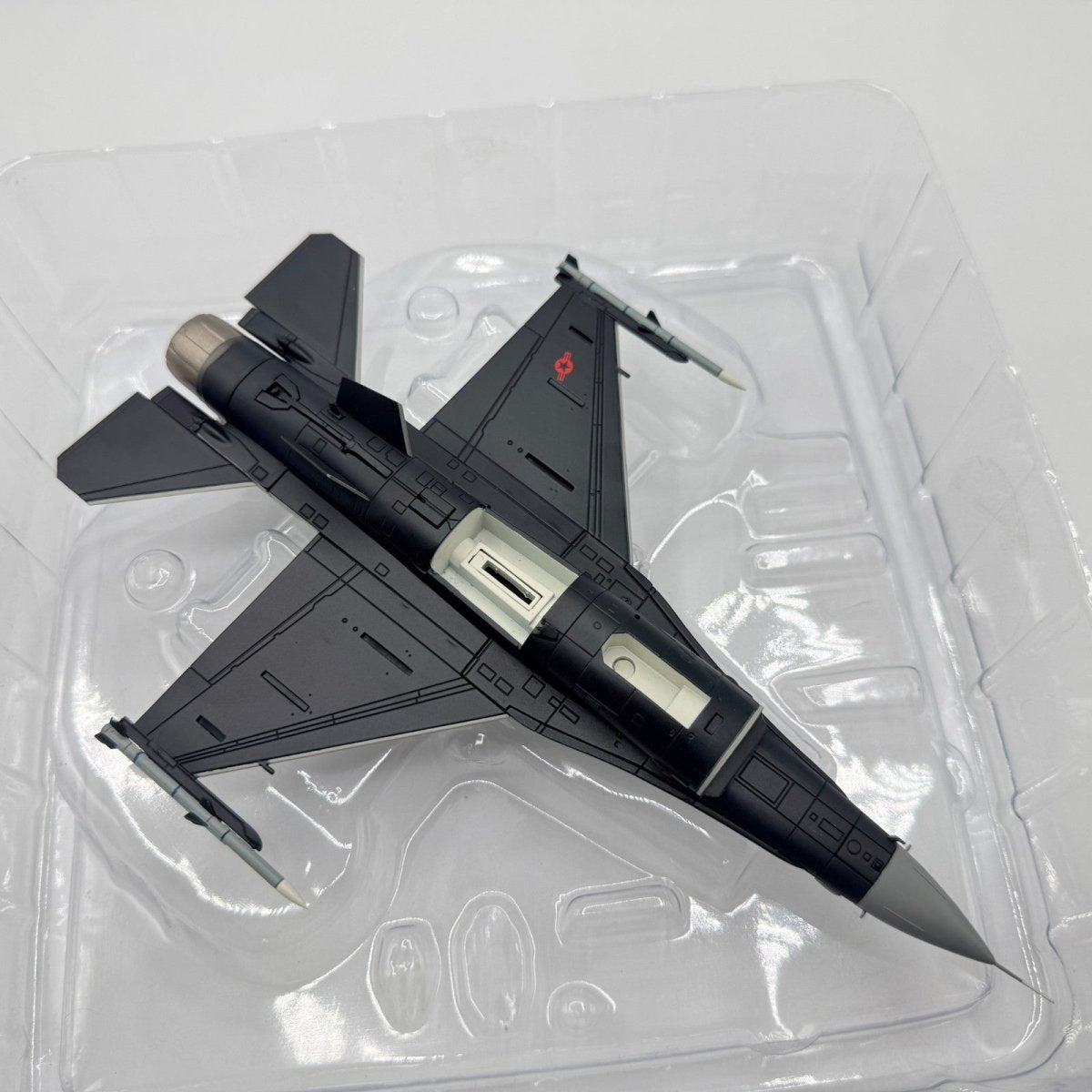 Hobby Master HA3872 1:72 F - 16C Fighting Falcon 18th Aggressor Sqn Alaska 2017 - Hobby Master