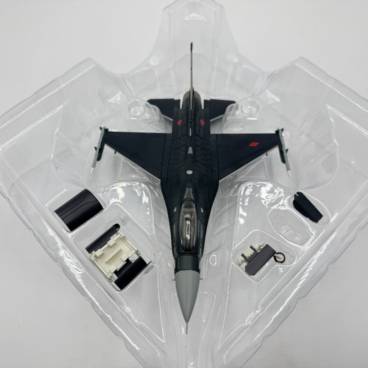 Hobby Master HA3872 1:72 F - 16C Fighting Falcon 18th Aggressor Sqn Alaska 2017 - Hobby Master