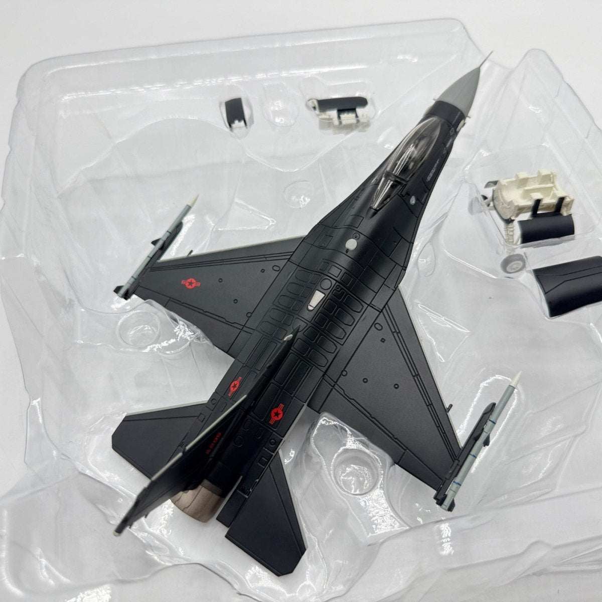 Hobby Master HA3872 1:72 F - 16C Fighting Falcon 18th Aggressor Sqn Alaska 2017 - Hobby Master