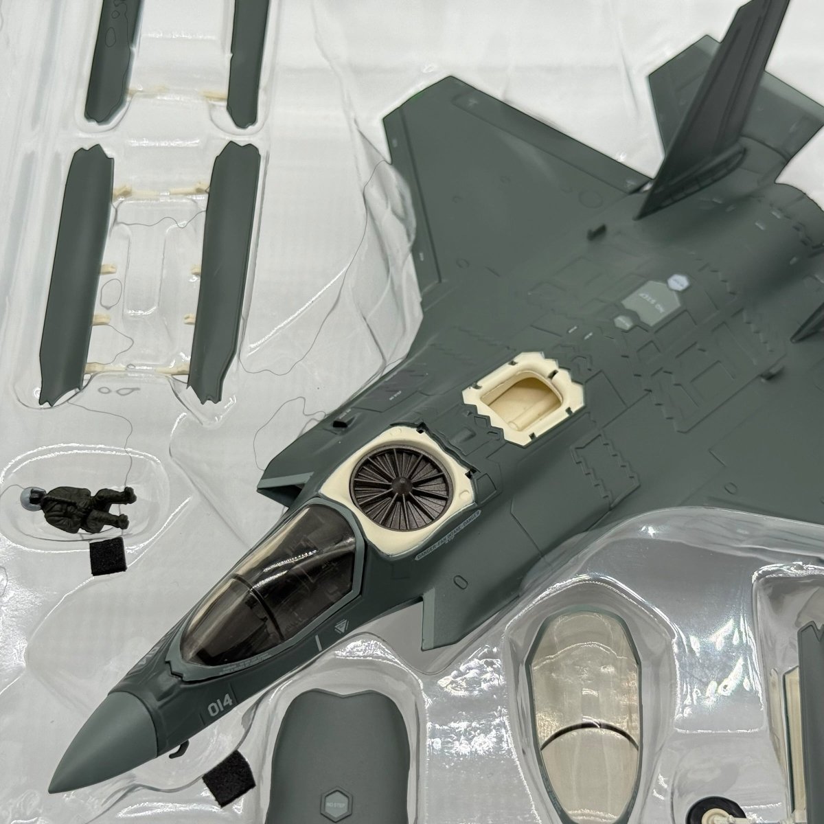 Hobby Master HA4614 1:72 Lockheed F - 35B Lightning II RAF 617 Sqn 2021 - Hobby Master