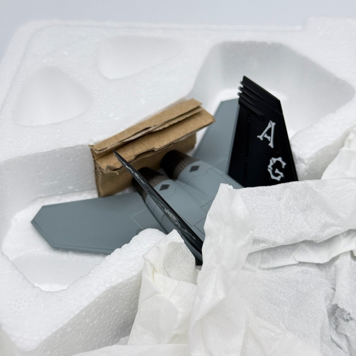 Hobby Master HA5104 1:72 F/A - 18F "Super Hornet" VFA - 103 USS Eisenhower 2013 - Hobby Master