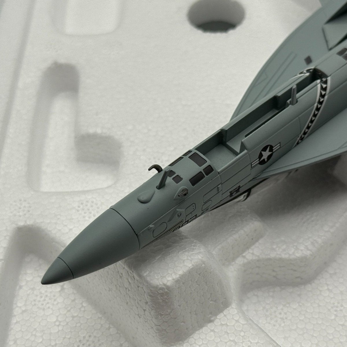 Hobby Master HA5104 1:72 F/A - 18F "Super Hornet" VFA - 103 USS Eisenhower 2013 - Hobby Master