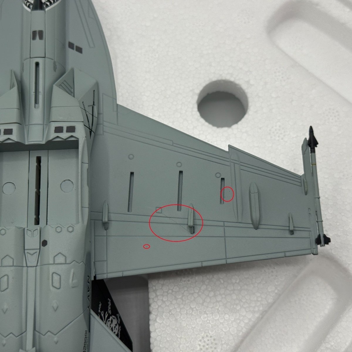 Hobby Master HA5104 1:72 F/A - 18F "Super Hornet" VFA - 103 USS Eisenhower 2013 - Hobby Master