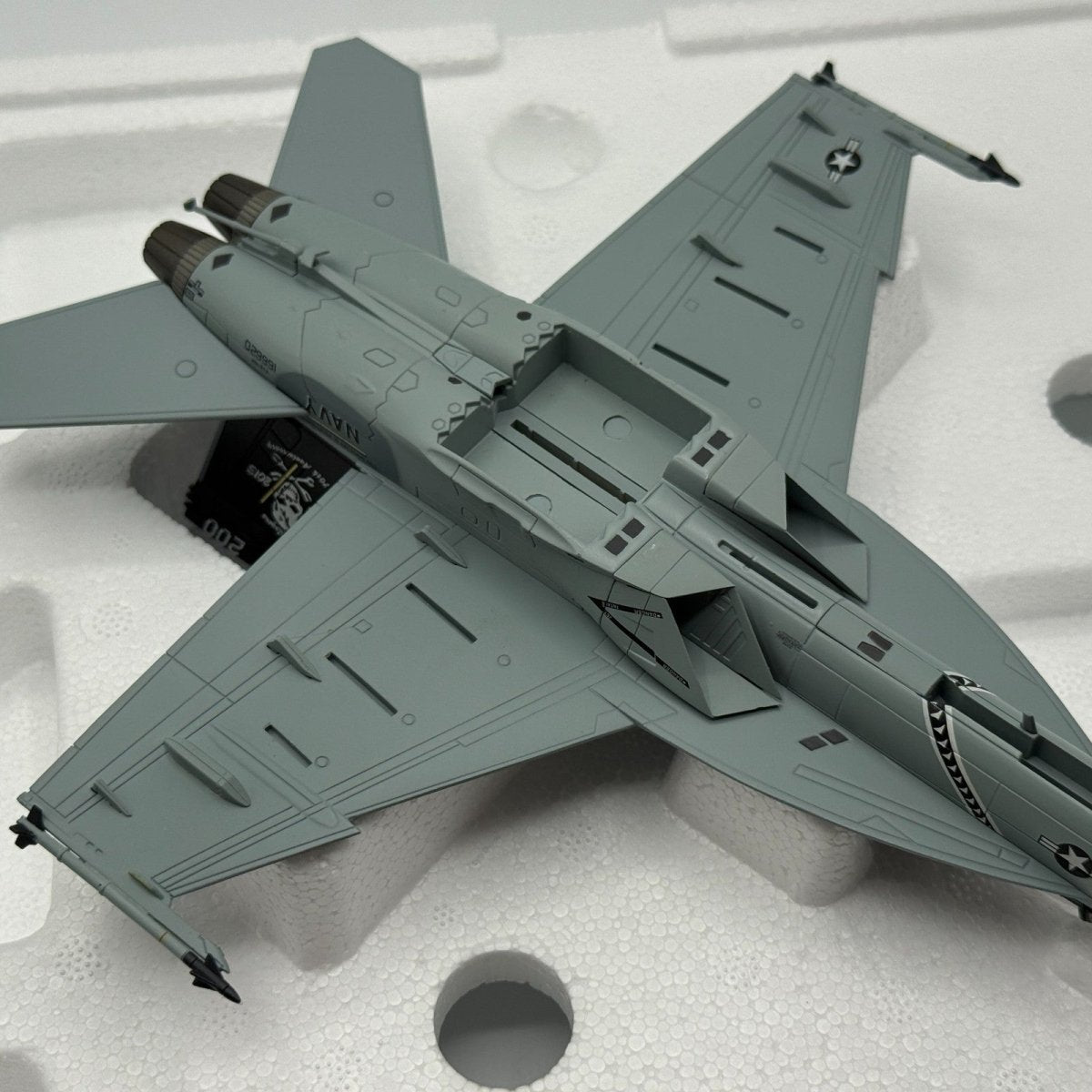 Hobby Master HA5104 1:72 F/A - 18F "Super Hornet" VFA - 103 USS Eisenhower 2013 - Hobby Master
