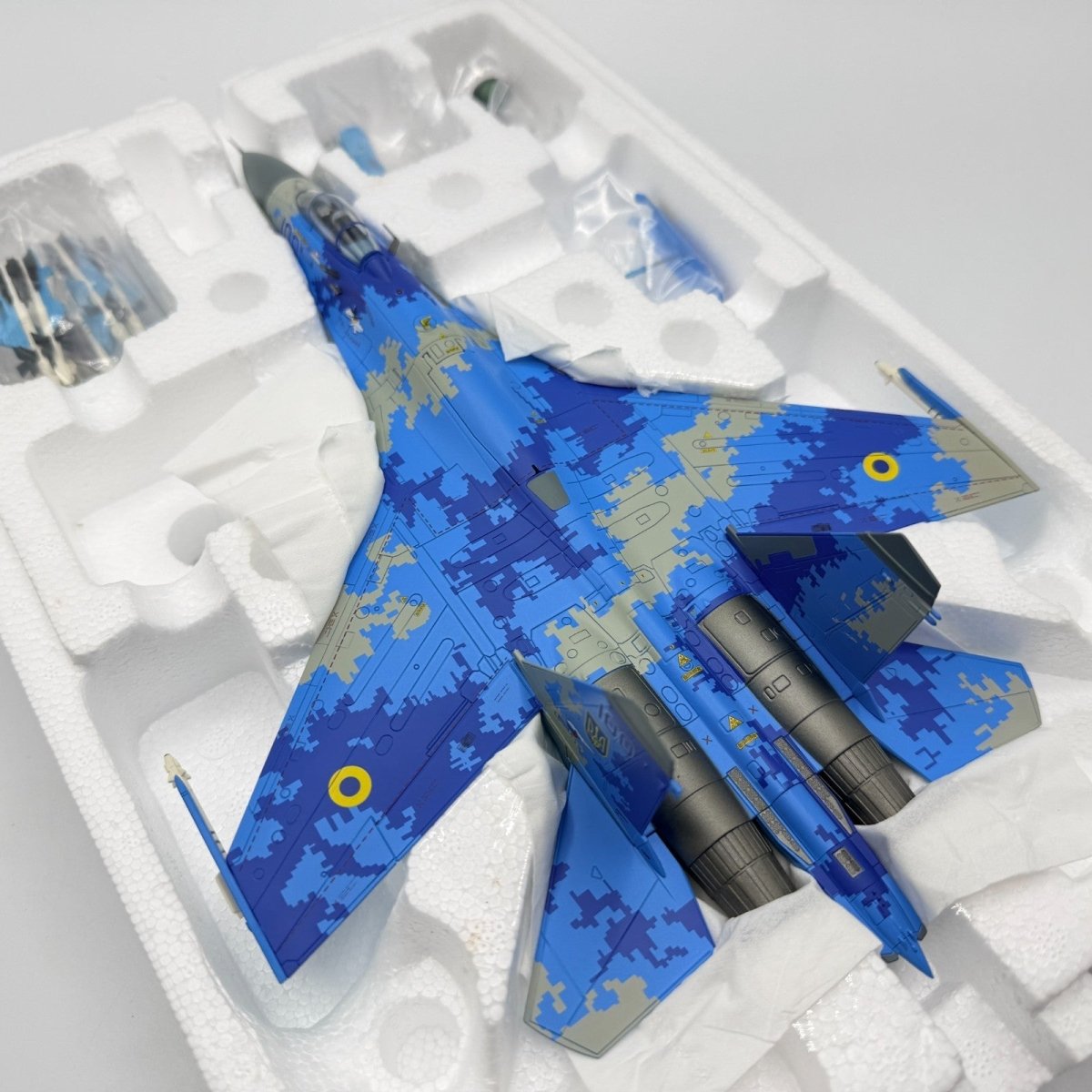 Hobby Master HA6010 1:72 Su - 27 Flanker B Serial 100, Ukrainian Air Force - Hobby Master