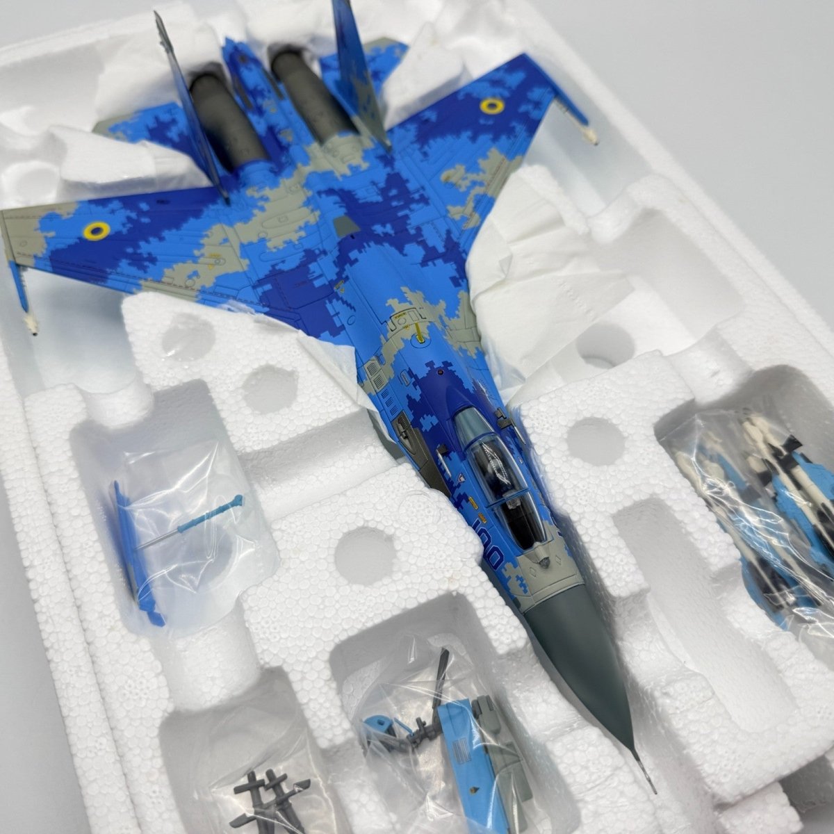 Hobby Master HA6010 1:72 Su - 27 Flanker B Serial 100, Ukrainian Air Force - Hobby Master