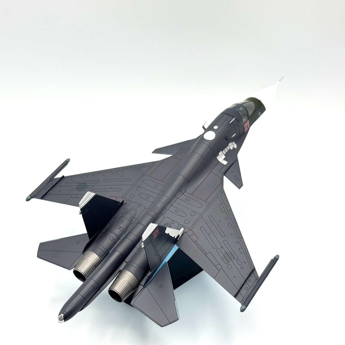 Hobby Master HA6302A 1:72 Su - 34 Fullback Fighter Bomber Red 21 Russian Air Force - Hobby Master