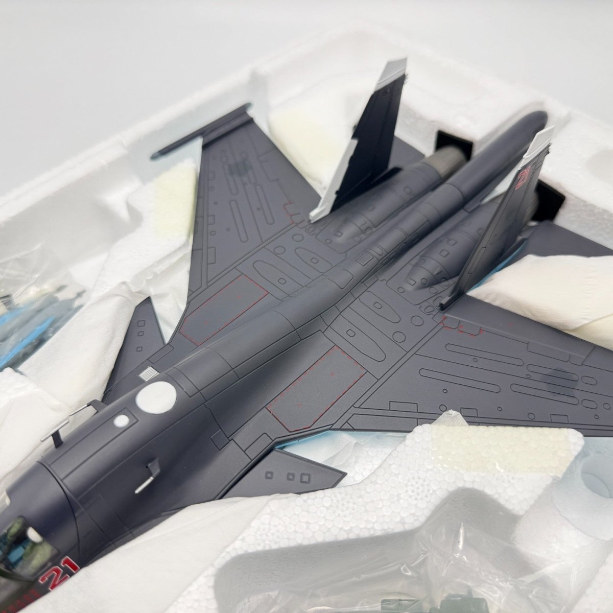 Hobby Master HA6302A 1:72 Su - 34 Fullback Fighter Bomber Red 21 Russian Air Force - Hobby Master