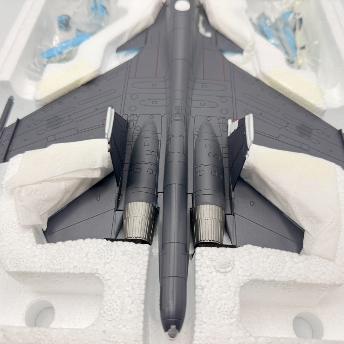 Hobby Master HA6302A 1:72 Su - 34 Fullback Fighter Bomber Red 21 Russian Air Force - Hobby Master