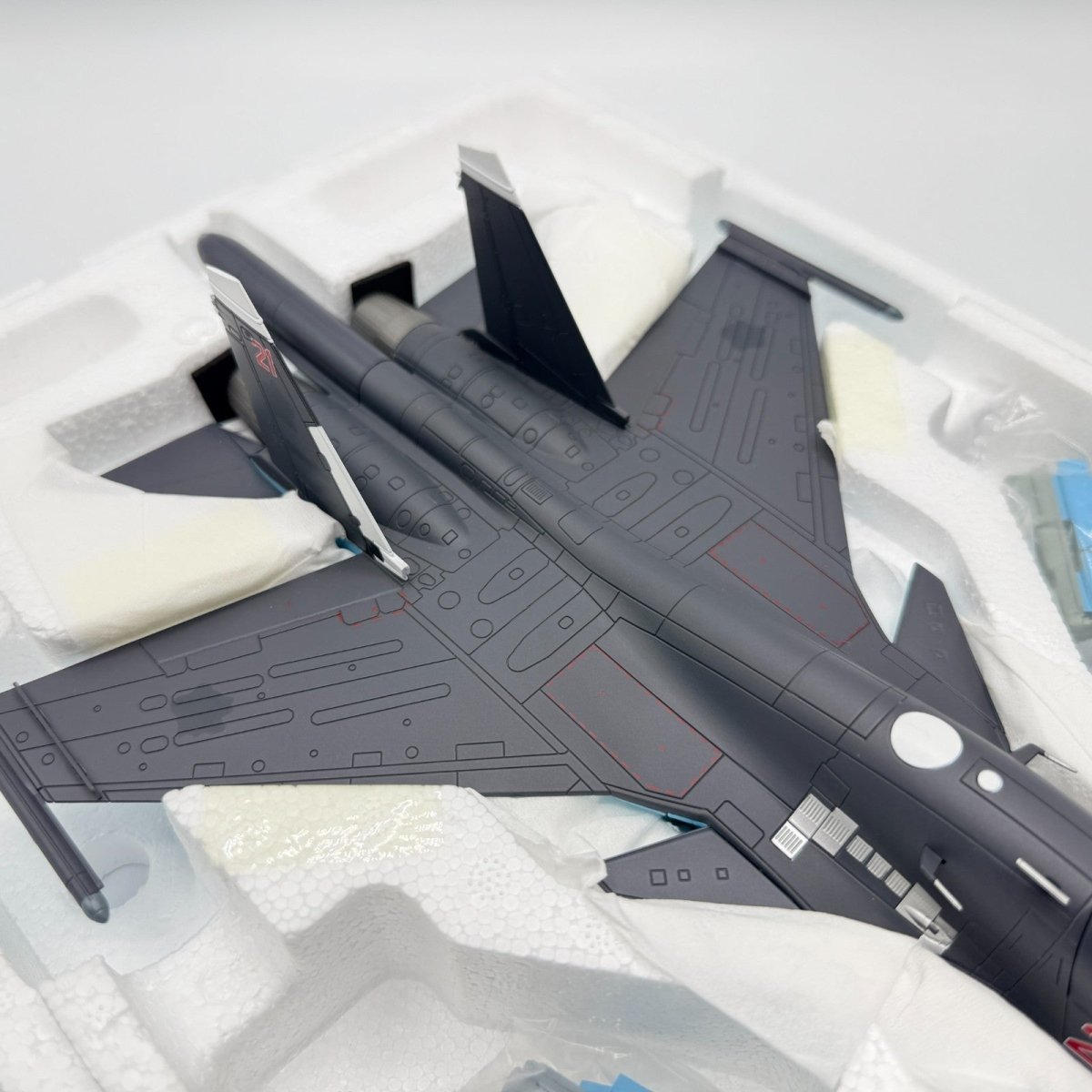 Hobby Master HA6302A 1:72 Su - 34 Fullback Fighter Bomber Red 21 Russian Air Force - Hobby Master