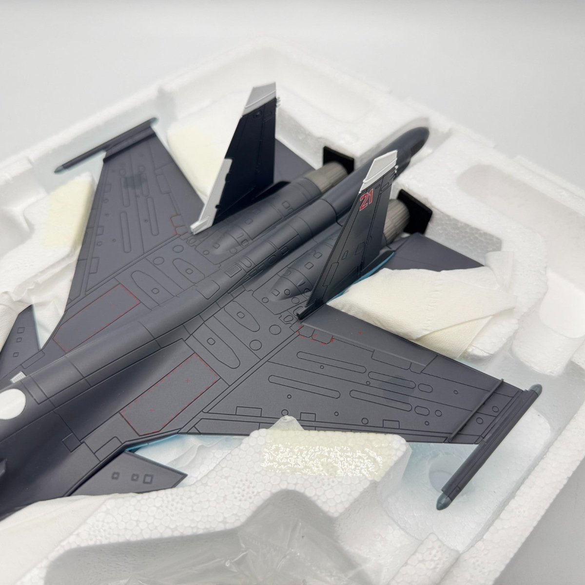 Hobby Master HA6302A 1:72 Su - 34 Fullback Fighter Bomber Red 21 Russian Air Force - Hobby Master