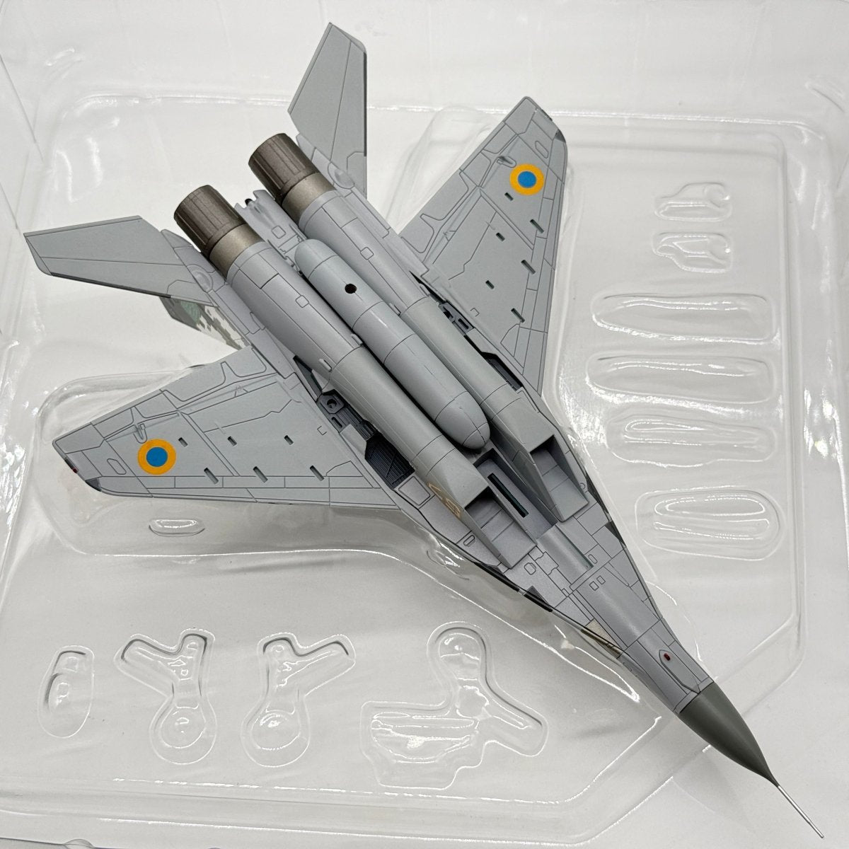 Hobby Master HA6518 1:72 Mikoyan MiG-29MU1 Fulcrum-C Ukrainian Air Force Yellow 57 Digital Camouflage 2014 - Hobby Master
