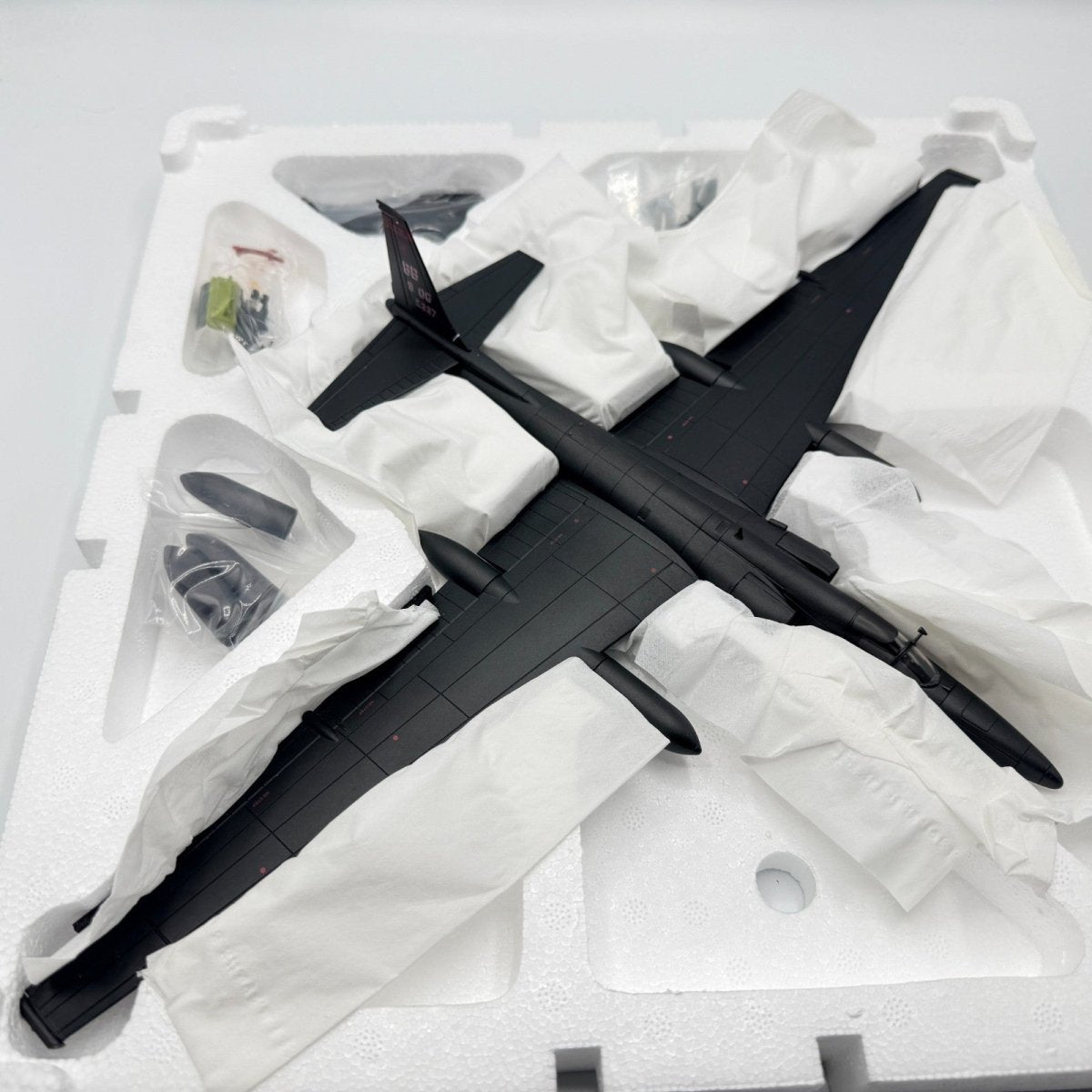 Hobby Master HA6901 1:72 Lockheed U - 2 "Dragon Lady" Beale AFB, 9th RW USAF - Hobby Master