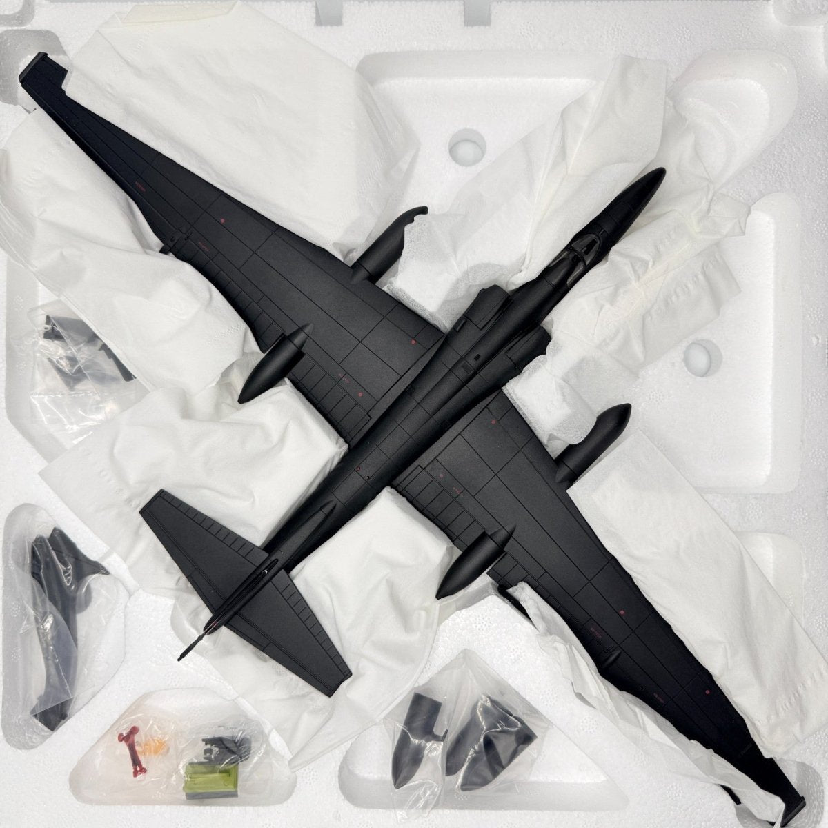 Hobby Master HA6901 1:72 Lockheed U - 2 "Dragon Lady" Beale AFB, 9th RW USAF - Hobby Master