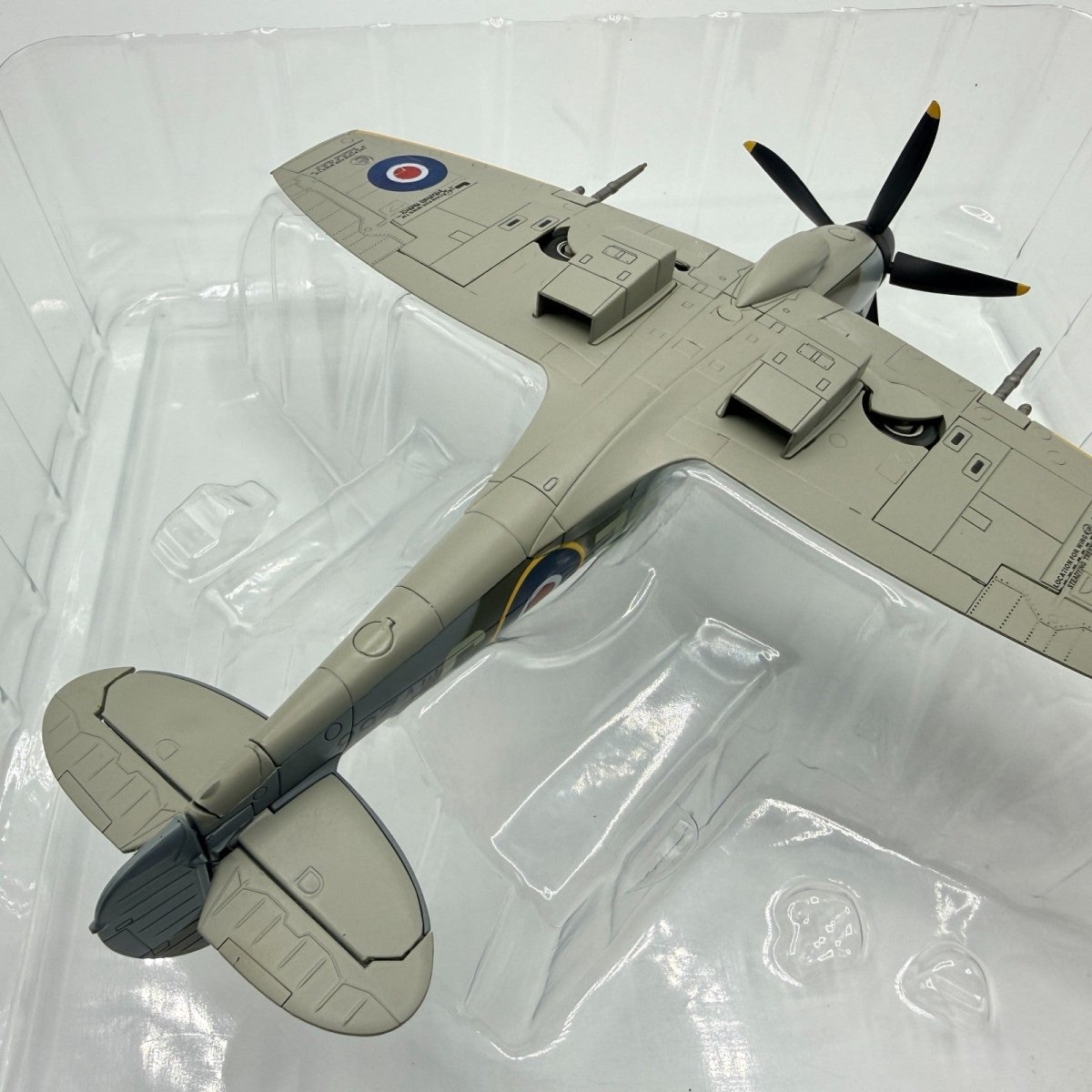 Hobby Master HA7112 1:48 Spitfire Mk.XIV MV293, Duxford Flying Legends Airshow - Hobby Master