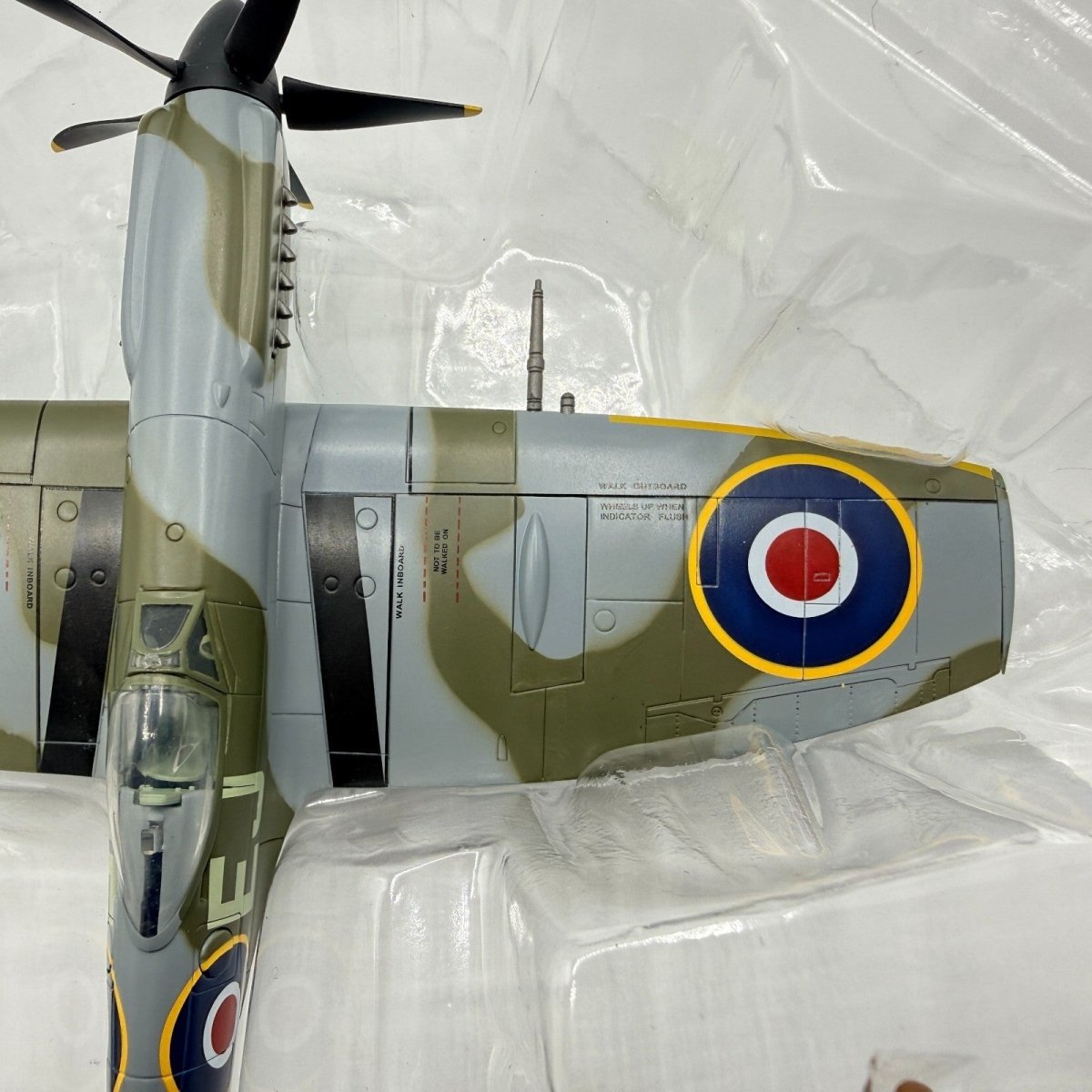 Hobby Master HA7112 1:48 Spitfire Mk.XIV MV293, Duxford Flying Legends Airshow - Hobby Master