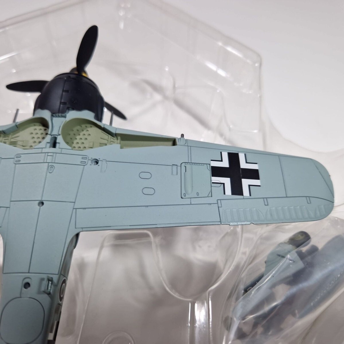 Hobby Master 1:48 FW - 190 A - 8/R2 JG.3 Willi Maximowitz France 1944 Limited Edition HA7404 - Hobby Master