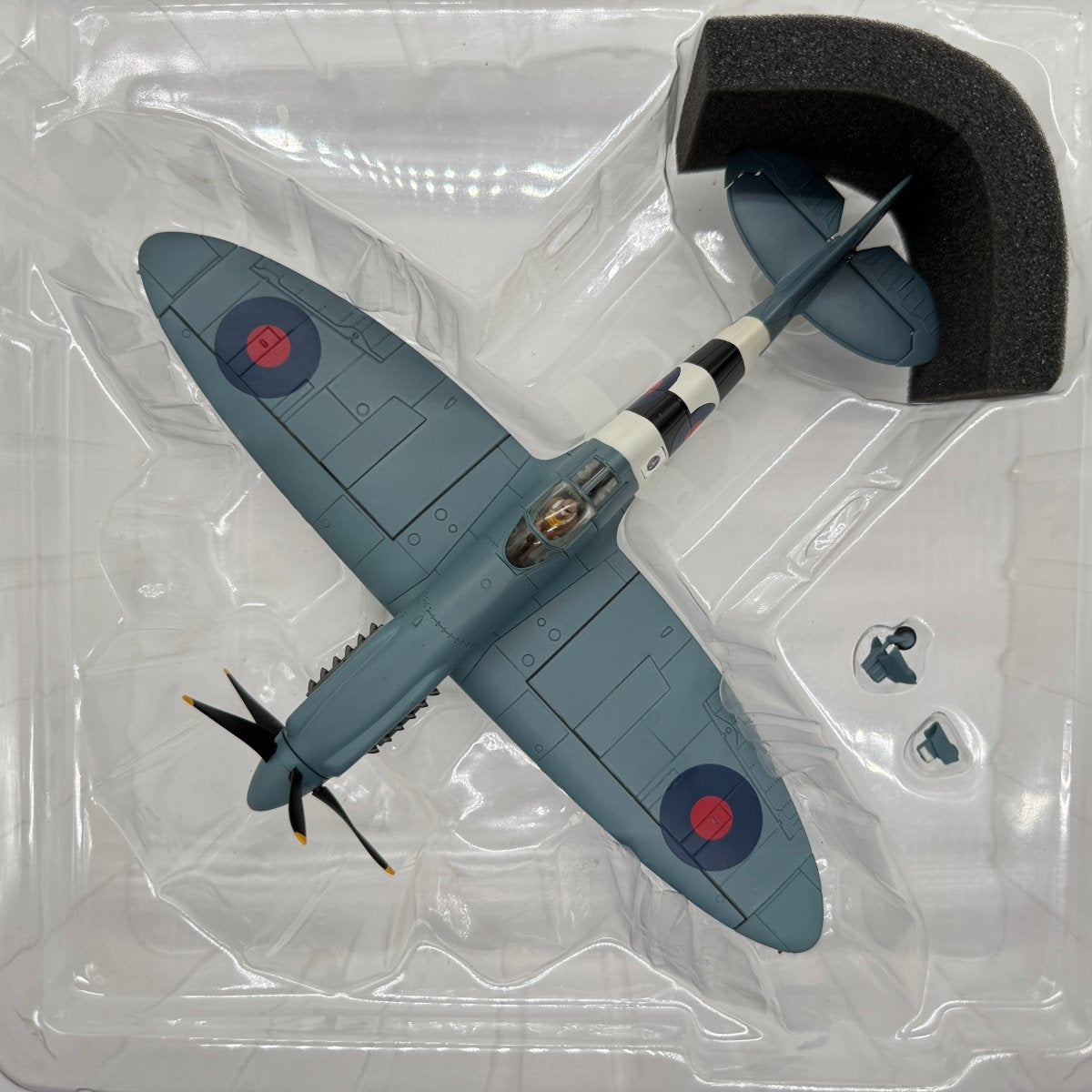 Hobby Master HA7601 1:48 Supermarine Spitfire PR.Mk XIX RAF No.541 Sqn 1944 - Hobby Master