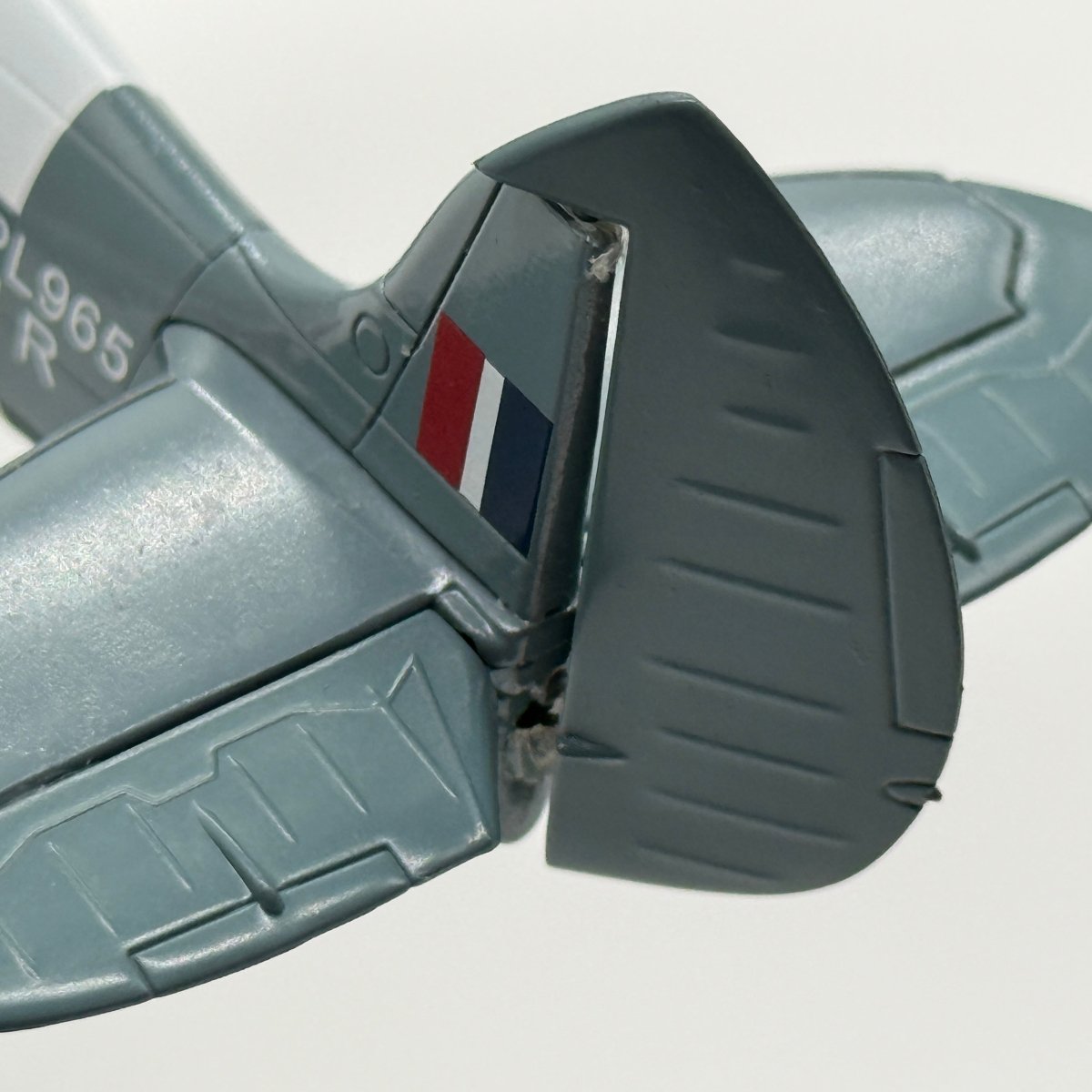 Hobby Master HA7607 1:48 Supermarine Spitfire PR.Mk XI RAF No.16 Sqn PL965 1944 *ISSUES* - Hobby Master