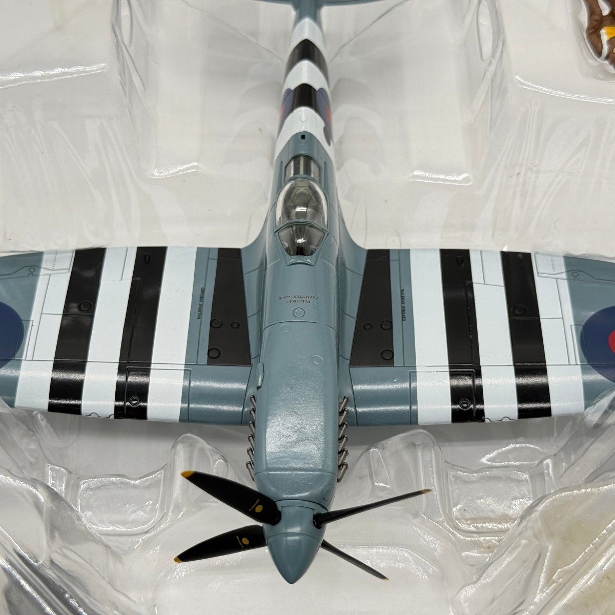 Hobby Master HA7607 1:48 Supermarine Spitfire PR.Mk XI RAF No.16 Sqn PL965 1944 *ISSUES* - Hobby Master