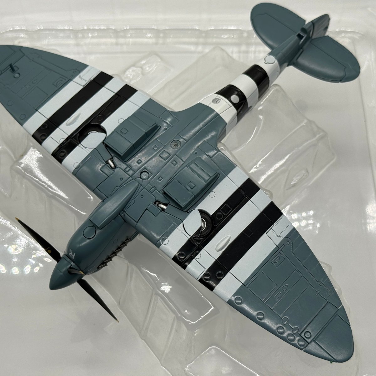 Hobby Master HA7607 1:48 Supermarine Spitfire PR.Mk XI RAF No.16 Sqn PL965 1944 *ISSUES* - Hobby Master