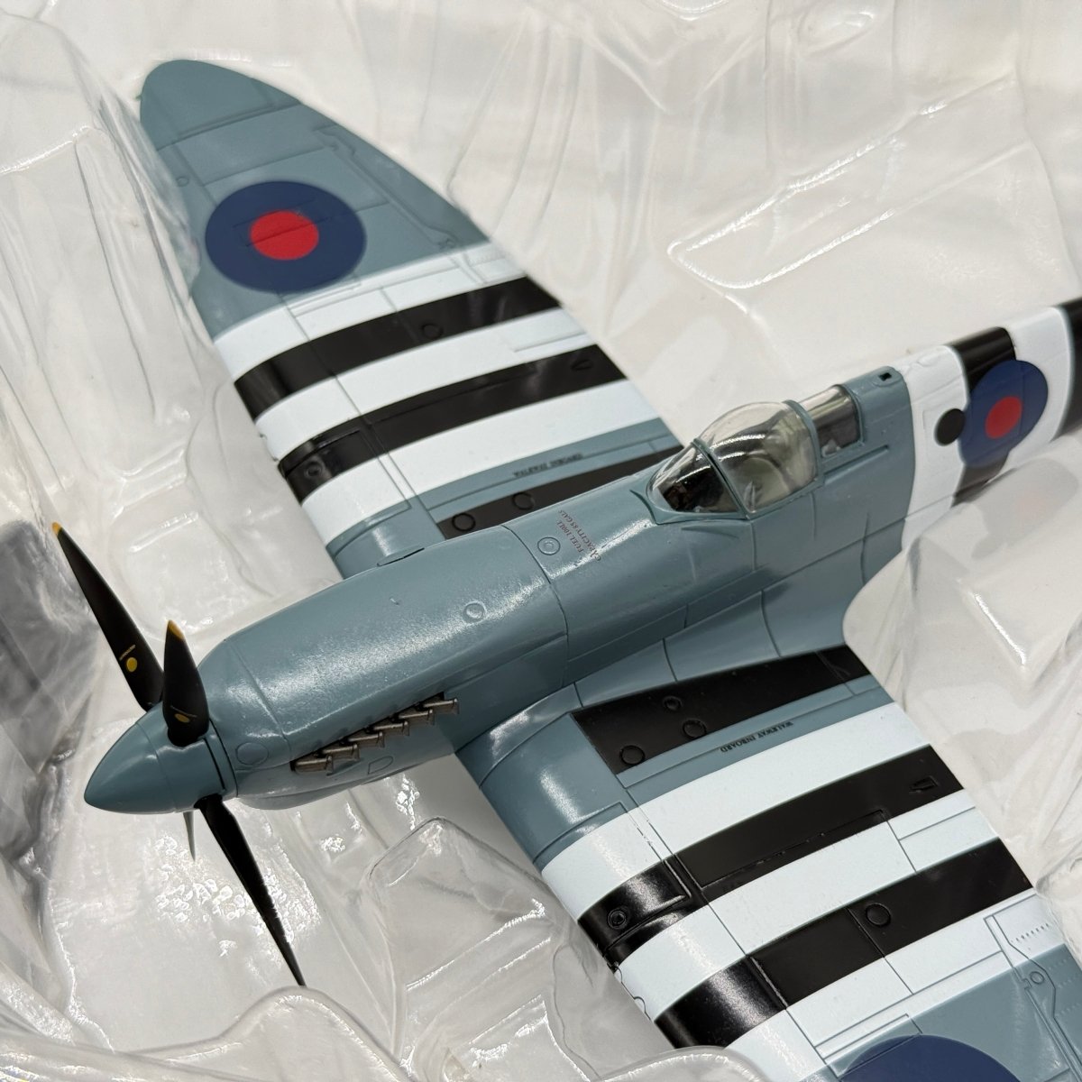Hobby Master HA7607 1:48 Supermarine Spitfire PR.Mk XI RAF No.16 Sqn PL965 1944 *ISSUES* - Hobby Master