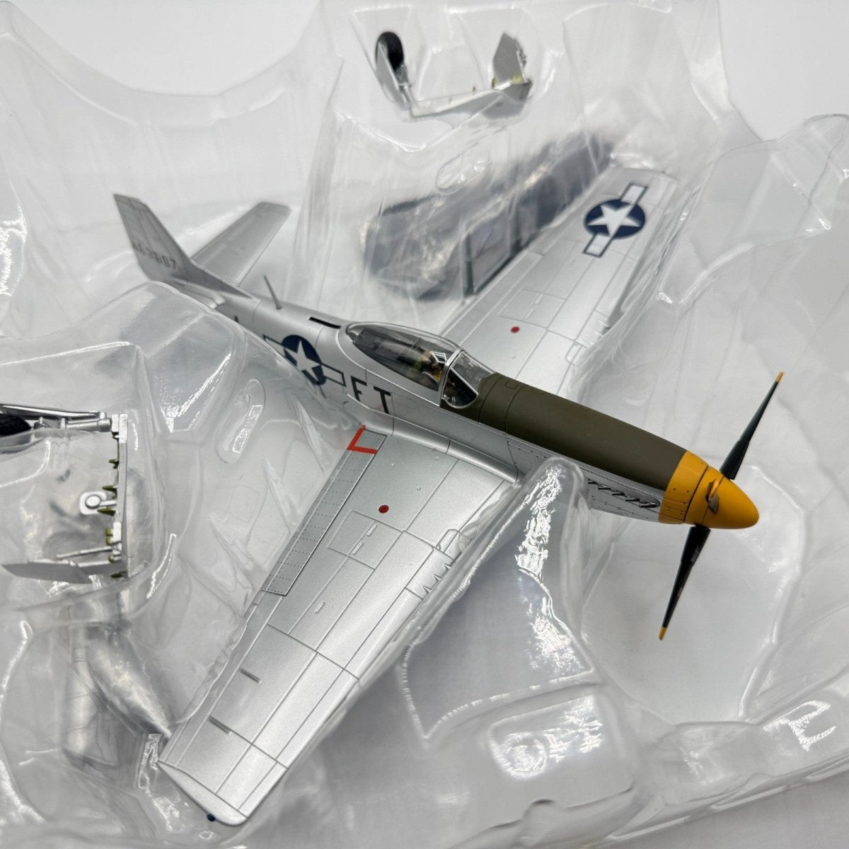 Hobby Master HA7701 1:48 P - 51D Mustang 'Lt Col Glen Eagleston' Limited Edition - Hobby Master