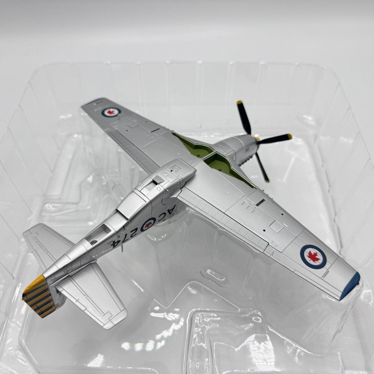Hobby Master HA7707 1:48 P - 51D Mustang, 402 City of Winnipeg Sqn, RCAF - Hobby Master