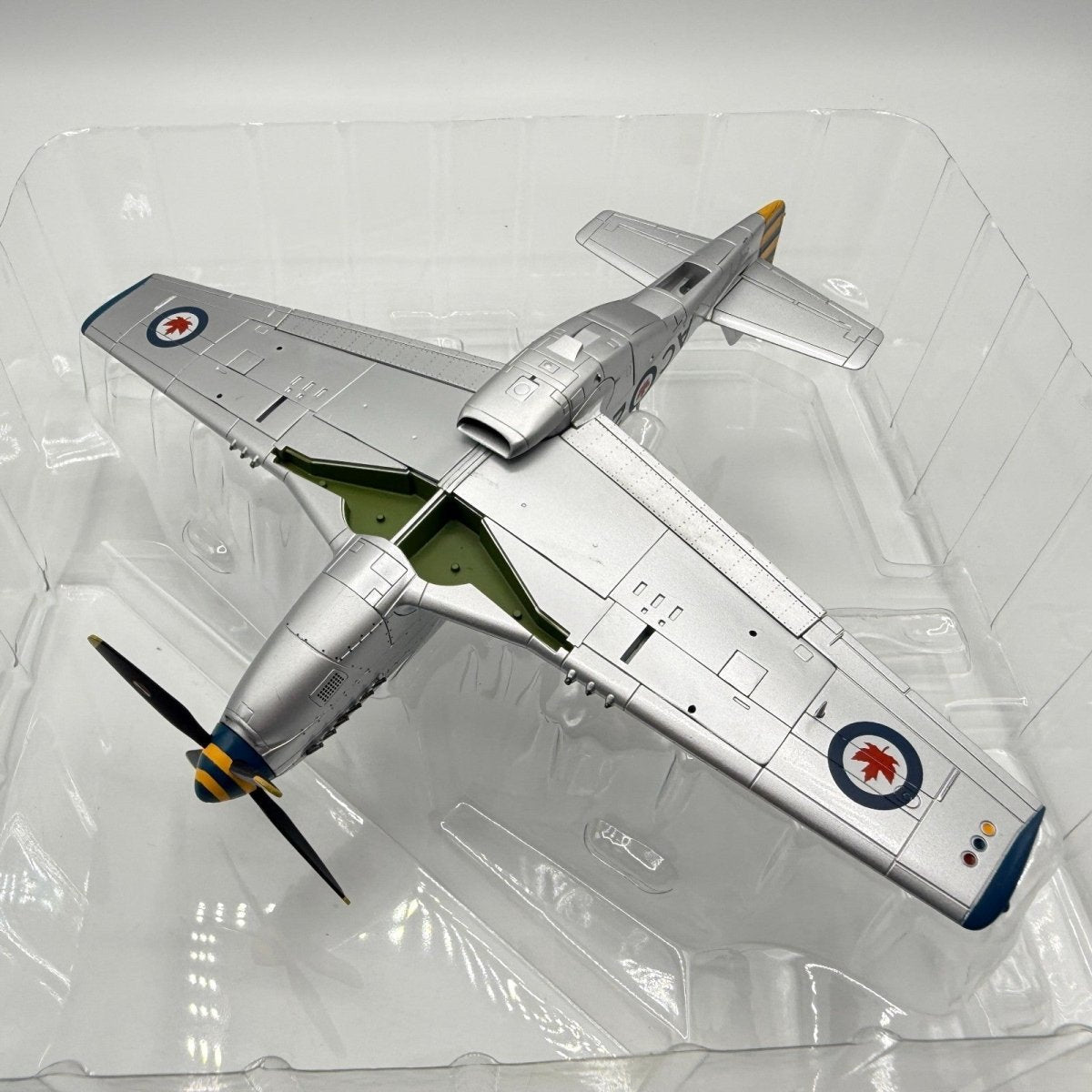 Hobby Master HA7707 1:48 P - 51D Mustang, 402 City of Winnipeg Sqn, RCAF - Hobby Master