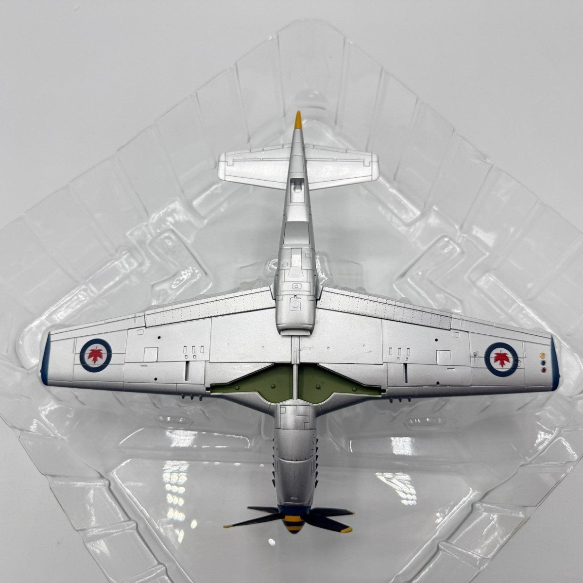 Hobby Master HA7707 1:48 P - 51D Mustang, 402 City of Winnipeg Sqn, RCAF - Hobby Master